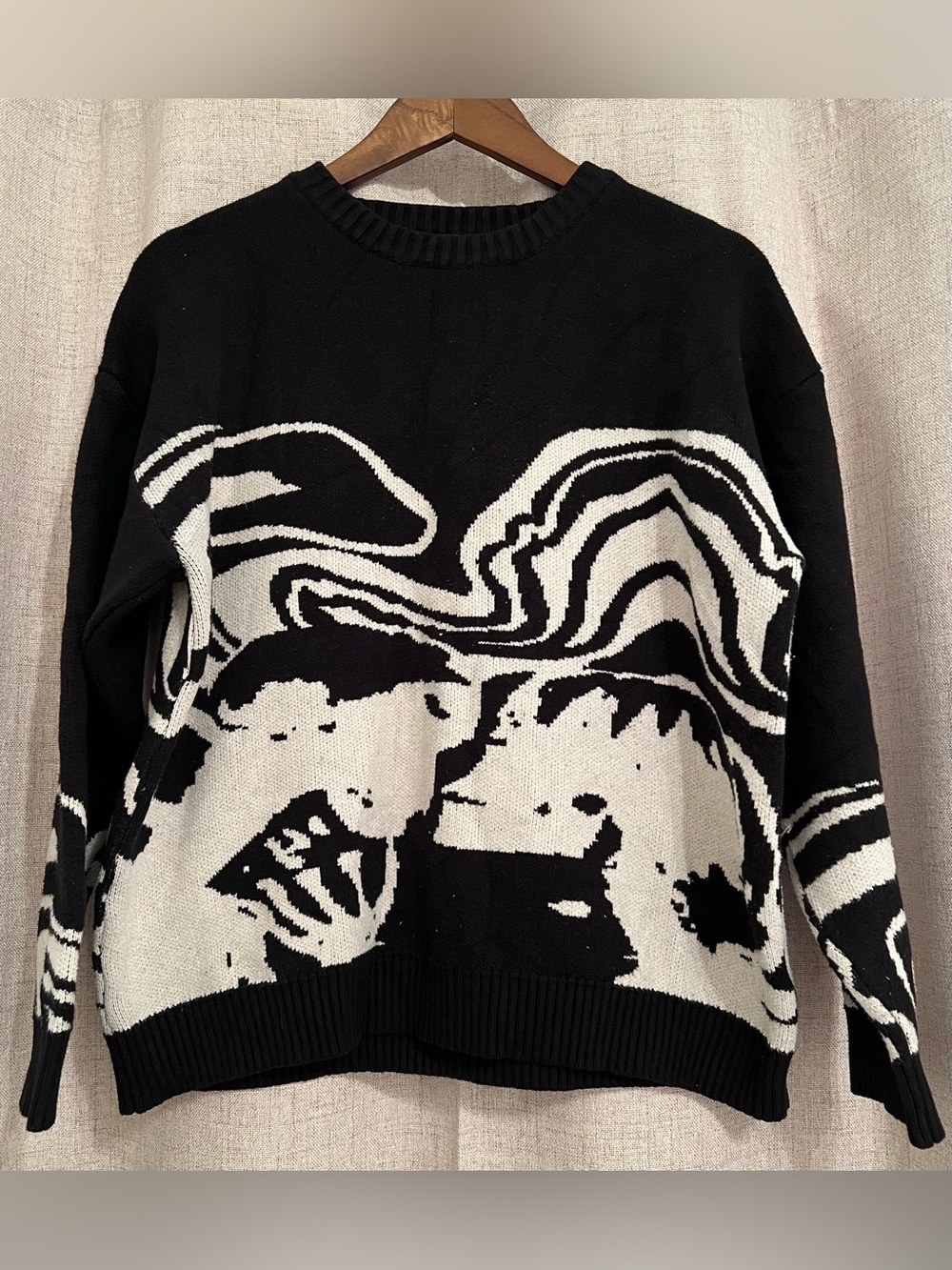Aelfric Eden Skeleton Portrait Sweater Black White Size Small